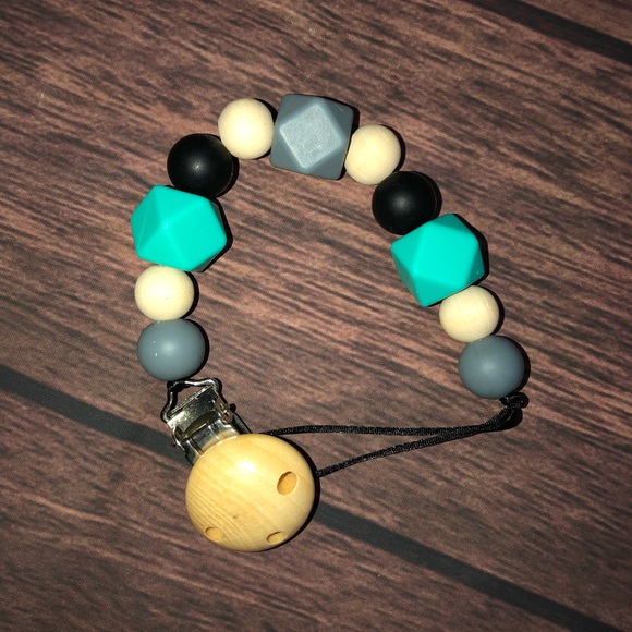 Pacifier/Teether Clip - Picture 2 of 2